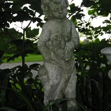 Manoir De Bray