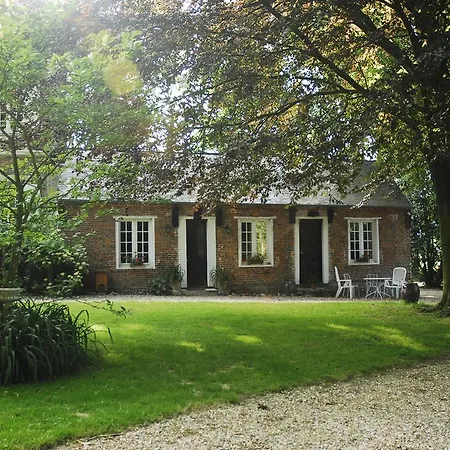 Manoir De Bray